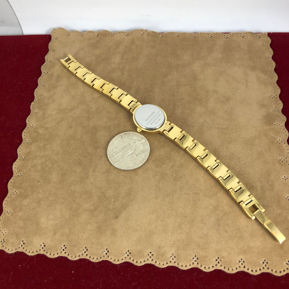 Elegant Vintage Bucherer Swiss Watch with Crystals - Picture 6 of 7